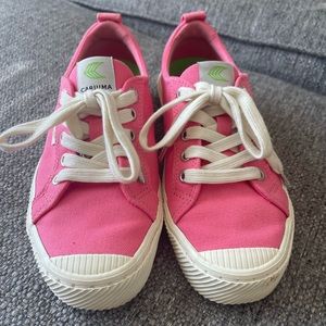 Cariuma OCA Low Sneakers